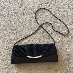Simple Classic crossbody